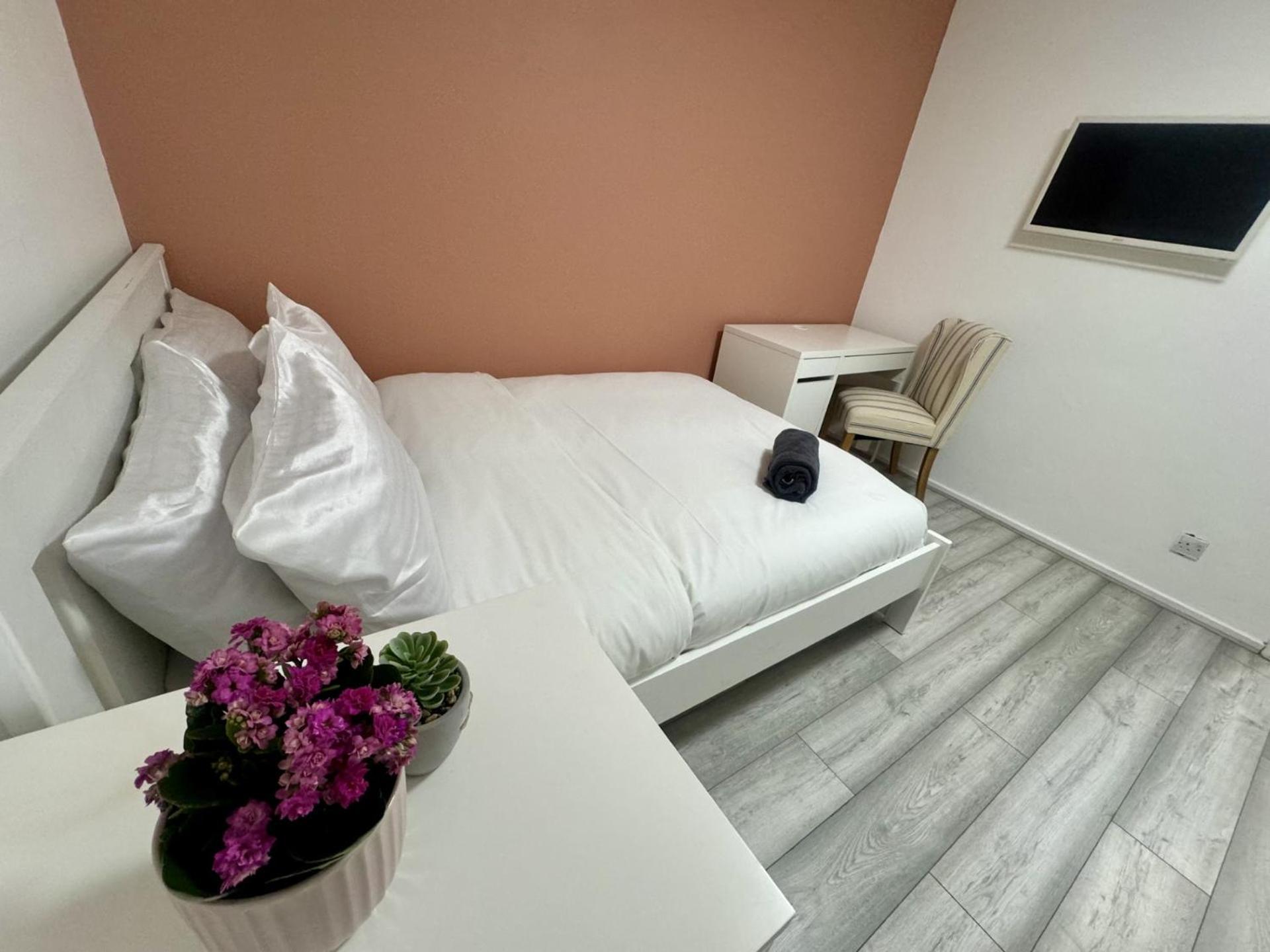 Tottenham Velvet Suites London Exterior photo