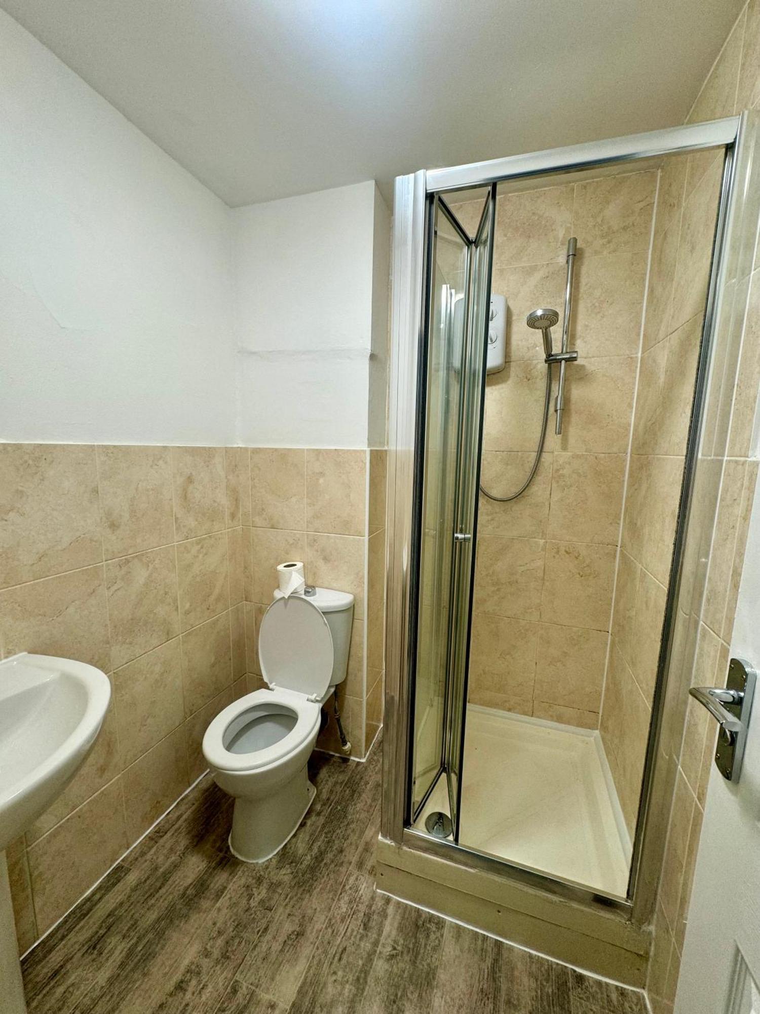 Tottenham Velvet Suites London Exterior photo