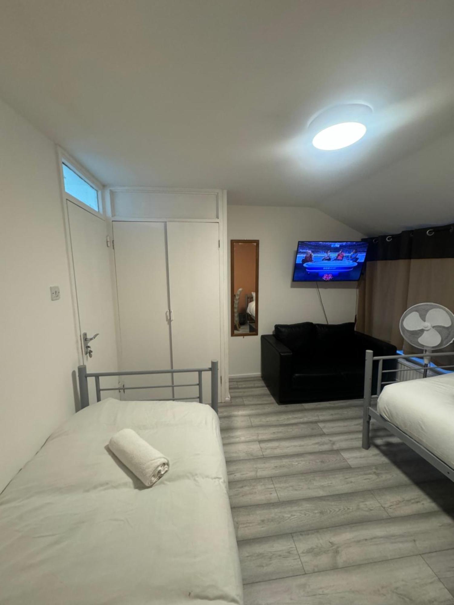 Tottenham Velvet Suites London Exterior photo